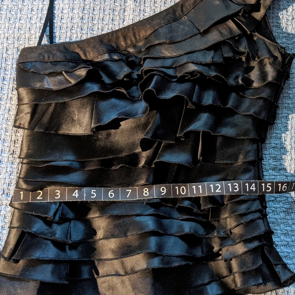 Glam one-shoulder satin top - Picture 5 of 5